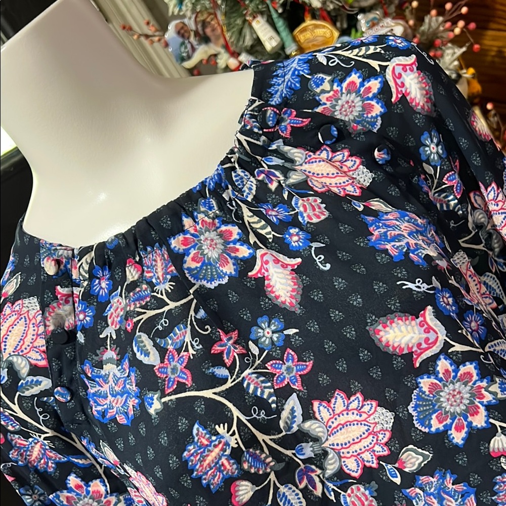 Floral Print Women's Top - Black and Pink LOFT NWT Medium #EE - Picture 2 of 5